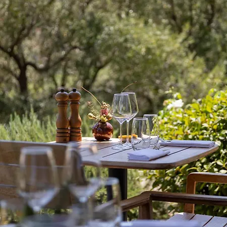 Отель Restaurant Josephine Л'Иль-Рус