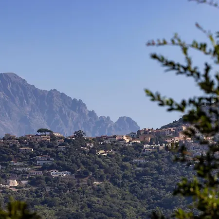 Restaurant Josephine 4* Л'Иль-Рус