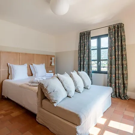 Отель Restaurant Josephine 4*