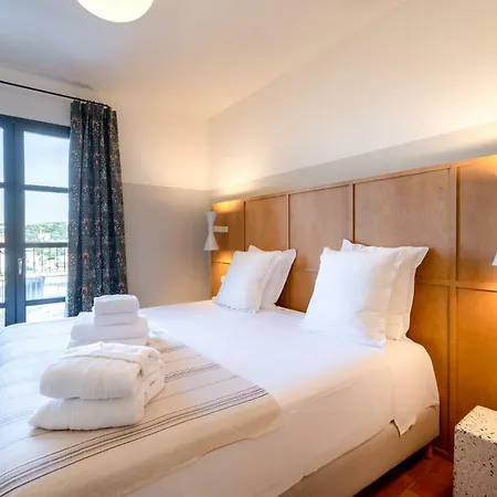 Restaurant Josephine Л'Иль-Рус