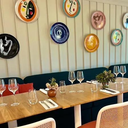 Hotel Restaurant Josephine 4*