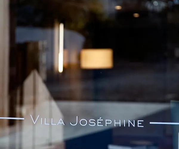 Hotel Restaurant Josephine 4*